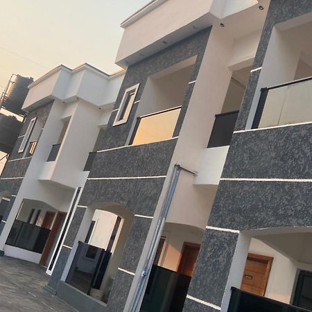 Royal Tender Service Apartment Benin City Exterior photo