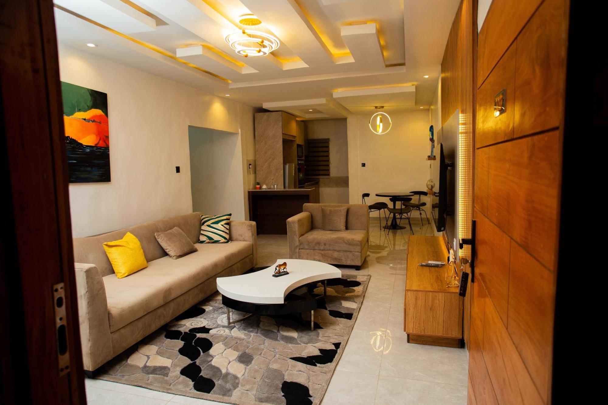 Royal Tender Service Apartment Benin City Exterior photo